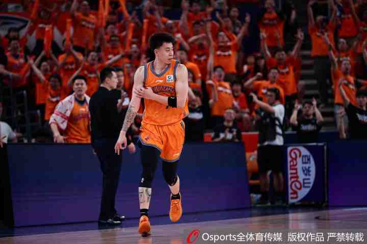 苦战旧主!张镇麟出战34分钟11中5拿下17分3板4助1帽